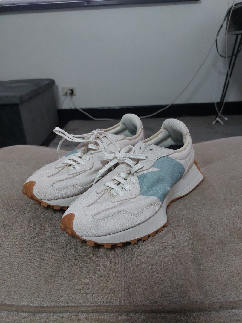 New Balance 327 Moonbeam Storm Blue (Category: Sneakers) located in Quezon City. Submitted by cisnarf (Listing ID 1456276207, Image 2). Description: -Original, no box. -Hong Kong release..