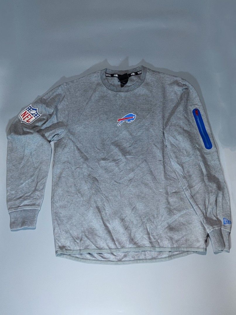 New Era (Category: Announcements) located in General Santos City (Dadiangas). Submitted by thrifthing1 (Listing ID 1456360455, Image 1). Description: New Era Crewneck Good as Brandnew Cr: 9.8/10 Dimes 19.5 W 25.5 L.