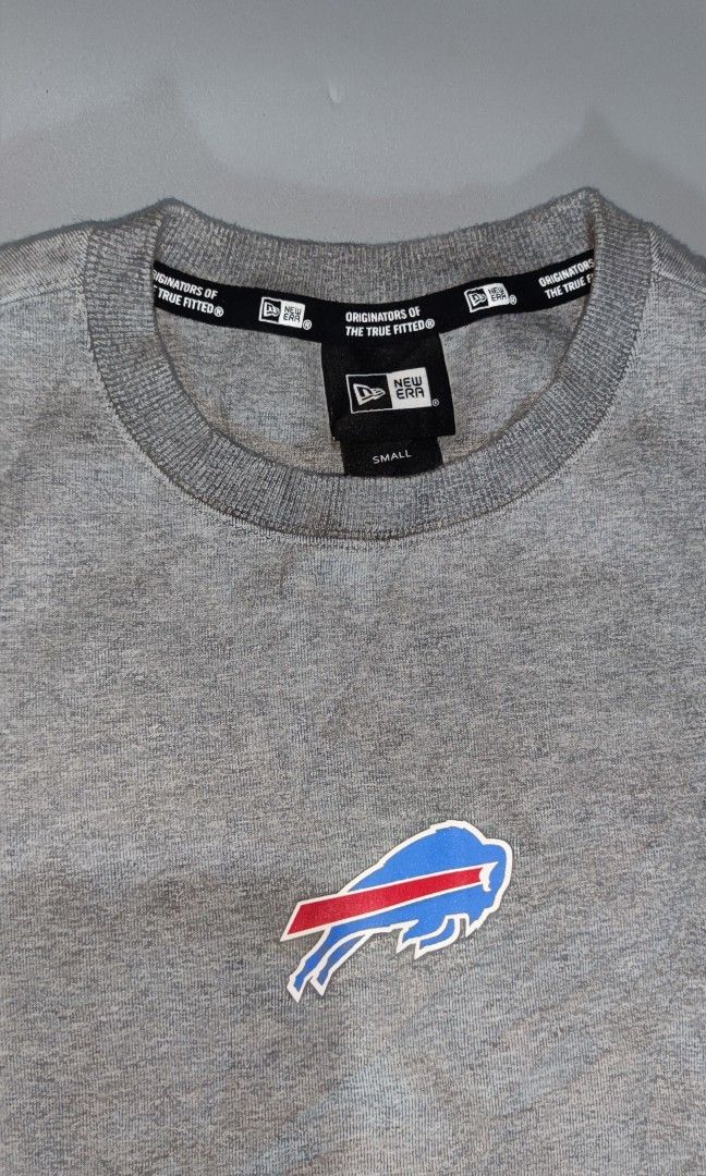 New Era (Category: Announcements) located in General Santos City (Dadiangas). Submitted by thrifthing1 (Listing ID 1456360455, Image 3). Description: New Era Crewneck Good as Brandnew Cr: 9.8/10 Dimes 19.5 W 25.5 L.