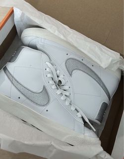 (Category: ) located in . Submitted by pprelovedclothess (Listing ID 1456376687, Image 1). Description: .