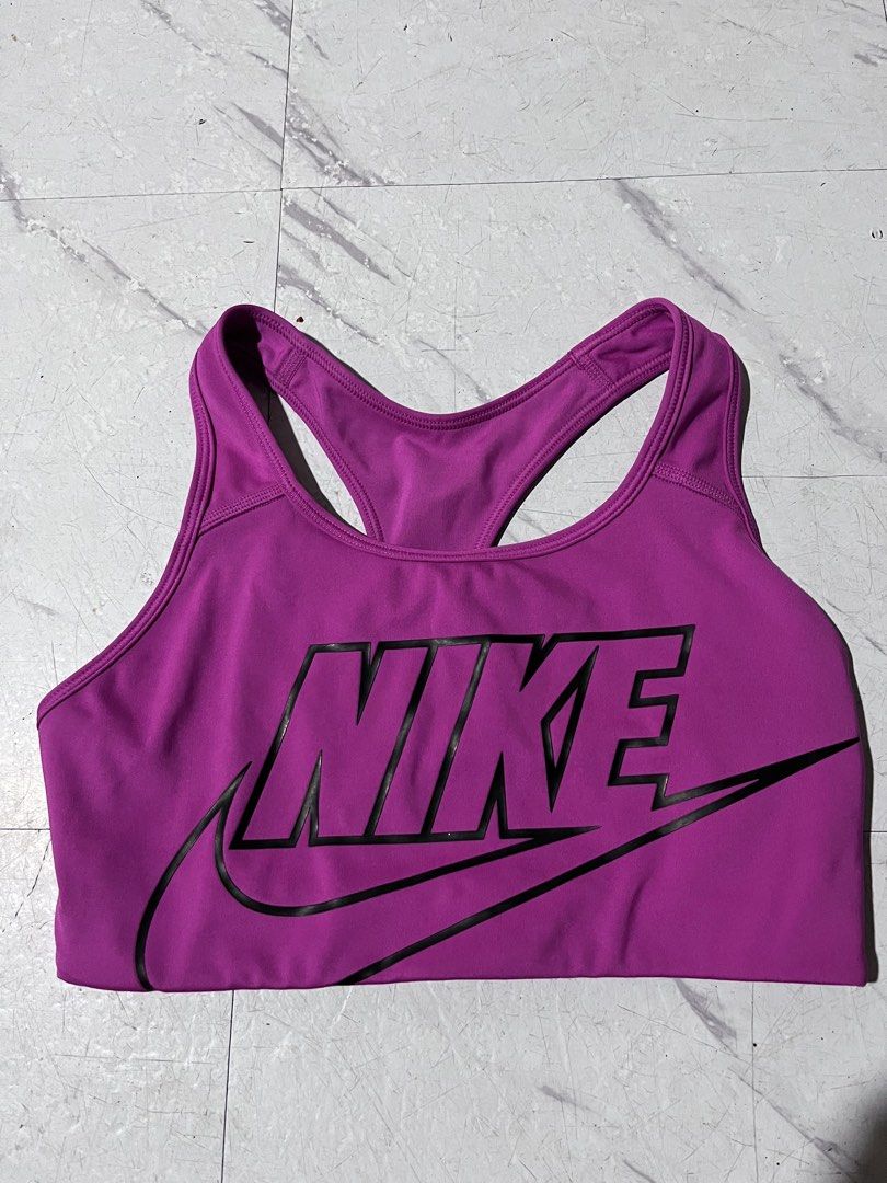 NIKE SPORTS BRA (Category: Undergarments & Loungewear) located in Quezon City. Submitted by davidso682 (Listing ID 1456319734, Image 1). Description: Size large As new No issue.