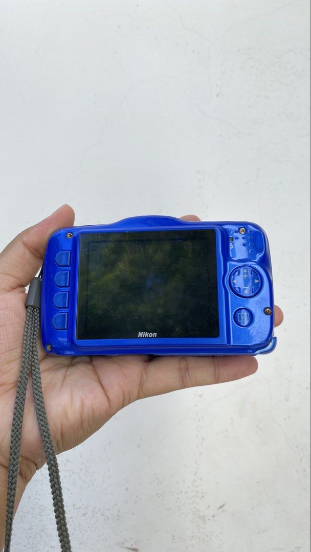 Nikon Coolpix S32 (waterproof) (Category: Cameras) located in Cabanatuan. Submitted by simplyshane_ (Listing ID 1456238438, Image 2). Description: 「𝐅𝐎𝐑 𝐒𝐀𝐋𝐄」 𝗡𝗶𝗸𝗼𝗻 𝗖𝗼𝗼𝗹𝗽𝗶𝘅 𝗦32 (𝙒𝙖𝙩𝙚𝙧𝙥𝙧𝙤𝙤𝙛) ₱4,000 ↻𝖡𝗈𝖽𝗒 𝖢𝗈𝗌𝗆𝖾𝗍𝗂𝖼: 9/10(𝗌𝗅𝗂𝗀𝗁𝗍𝗅𝗒 𝗅𝗂𝖿𝗍𝖾𝖽 𝗎𝗉 𝖻𝖺𝗍𝗍𝖾𝗋𝗒 𝖽𝗈𝗈𝗋) , 𝗆𝖺𝗄𝗂𝗇𝗂𝗌 ↻𝖭𝗈 𝗉𝖾𝗋𝖿𝗈𝗋𝗆𝖺𝗇𝖼𝖾 𝗂𝗌𝗌𝗎𝖾 𝑺𝒑𝒆𝒄𝒔: ↳13.2 𝖬𝖾𝗀𝖺𝗉𝗂𝗑𝖾𝗅 𝖢𝖬𝖮𝖲 𝗌𝖾𝗇𝗌𝗈𝗋 ↳𝗐𝖺𝗍𝖾𝗋𝗉𝗋