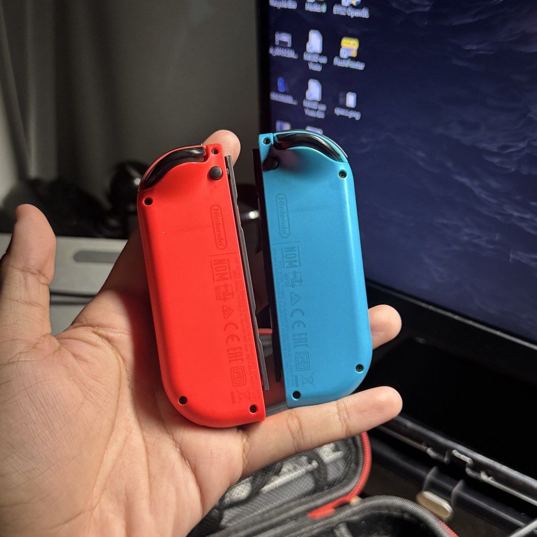 nintendo switch joycons controller controllers joycon (Category: Controllers) located in Quezon City. Submitted by consoleciety (Listing ID 1456370882, Image 3). Description: —LOOKS new, makinis issue: R button does not work all other buttons work no issue, no drifting.