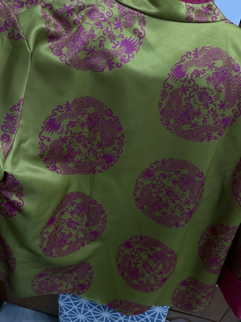 Normal (Category: Coats, Jackets and Outerwear) located in Kuala Lumpur. Submitted by ysy0889 (Listing ID 1456352553, Image 2). Description: Chinese style satin jacket with all-over floral print. Traditional mandarin collar and frog buttons. Elegant oriental daily wear, good condition. #ChineseStyleTop #OrientalClothing #PrintedJacket.