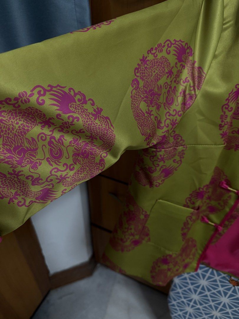 Normal (Category: Coats, Jackets and Outerwear) located in Kuala Lumpur. Submitted by ysy0889 (Listing ID 1456352553, Image 3). Description: Chinese style satin jacket with all-over floral print. Traditional mandarin collar and frog buttons. Elegant oriental daily wear, good condition. #ChineseStyleTop #OrientalClothing #PrintedJacket.