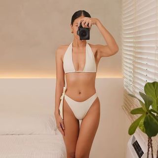(Category: ) located in . Submitted by regine_closet (Listing ID 1456351256, Image 1). Description: .