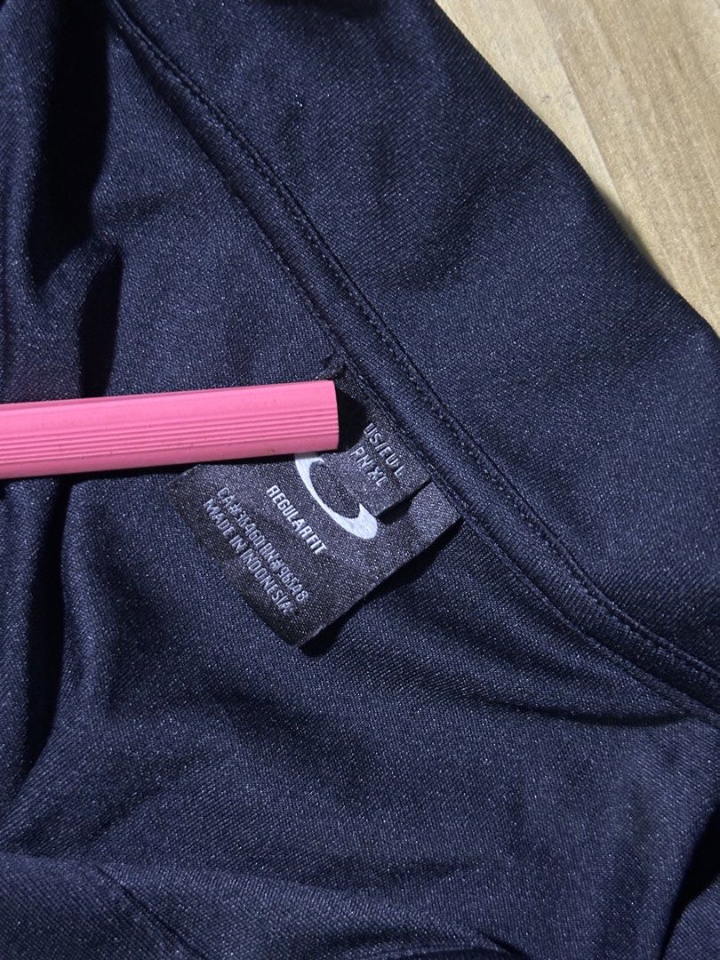 Oakley Coors Light Poloshirt (Category: Activewear) located in Tarlac. Submitted by _dam3 (Listing ID 1456273142, Image 3). Description: oakley coors light polishirt very good condition, 9/10 xl on tag, 23 x 28 inches 599 only, free shipping Clark / Tarlac City 📍.