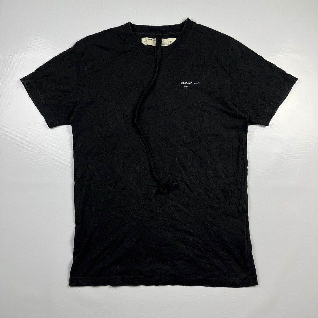 Off White (Category: Activewear) located in Lucena. Submitted by RAGGGGSSSS (Listing ID 1456368997, Image 1). Description: Off White Large on Tag 31x22 In Verygood Condition Authentic 9/10 Color Rate No major issue Need Minor Wash Only 2k.