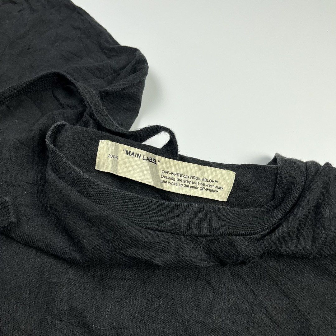 Off White (Category: Activewear) located in Lucena. Submitted by RAGGGGSSSS (Listing ID 1456368997, Image 3). Description: Off White Large on Tag 31x22 In Verygood Condition Authentic 9/10 Color Rate No major issue Need Minor Wash Only 2k.