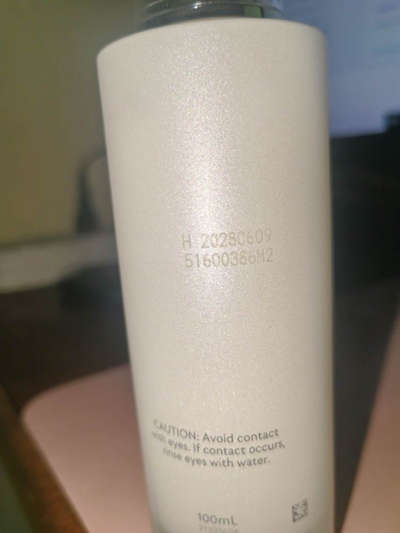 Olay Radiance Emulsion (Category: Face Care) located in Hermosa. Submitted by declutterme04 (Listing ID 1456415296, Image 2). Description: Check 3rd photo for quantity check. Message me for any question😊❤️.