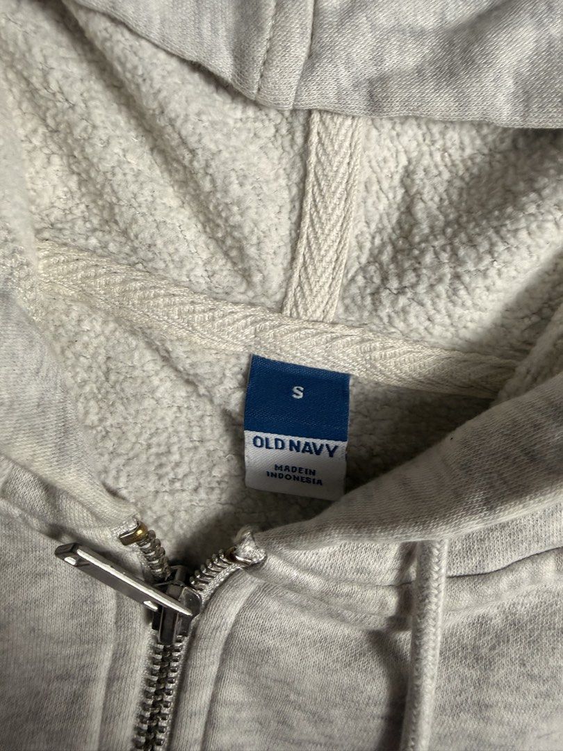 Old Navy Grey Zip-Up Hoodie Size S (Category: Hoodies) located in Binangonan. Submitted by lostnfound_ph (Listing ID 1456265986, Image 2). Description: - Brand: Old Navy - Type: Zip-Up Hoodie - Color: Grey - Material: Soft, comfortable fabric - Features: Front pocket, hood - Style: Classic, versatile - Occasion: Everyday wear, casual outings, lounging.