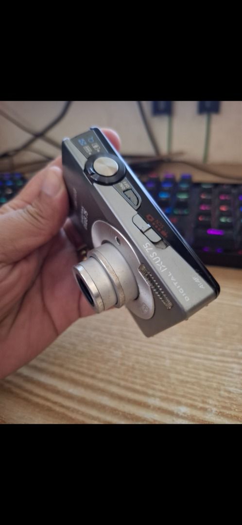 Olympus fe 12Mp & canon ixus 7.1Mp (Category: Cameras) located in Caloocan City. Submitted by jatrix (Listing ID 1456403258, Image 3). Description: Olympus fe 12Mp & canon ixus 7.1Mp Baka may gusto, olympus working po angbissue nabali lang clip sa may batery. Nagagamit pa po yan. Canon naman umaandar pa sira screen sa tagal na katambak na misplace ko nandin batery. Natest ko lang sa isang camera na good. 2k na lang for both Pm lang po. .