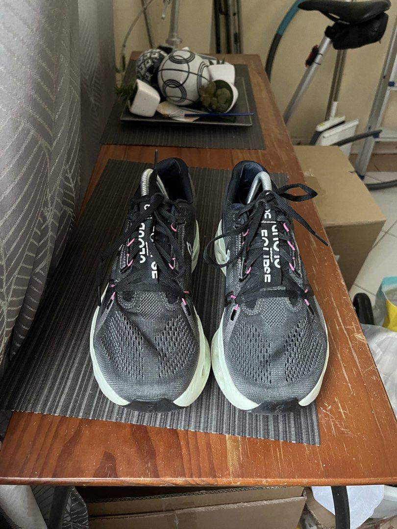 ON Cloud eclipse (Category: Sneakers) located in Las Pinas. Submitted by deepsouthe (Listing ID 1456234683, Image 3). Description: ON Cloud eclipse M9, 8.5uk, 42.5eu, 27cm Legit pair, no box Well used yet in Good cond Socliner tears (fix and patched already) Php3,850 plus sf Las Pinas area.