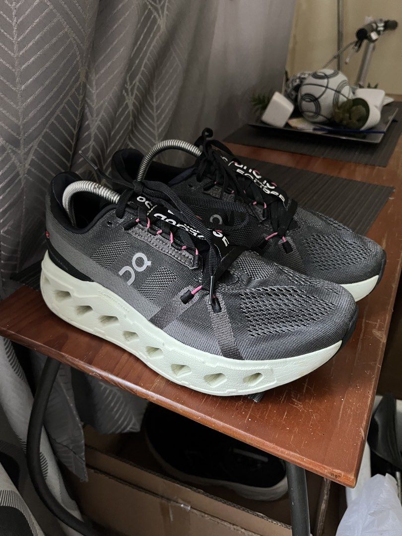 ON Cloud eclipse (Category: Sneakers) located in Las Pinas. Submitted by deepsouthe (Listing ID 1456234683, Image 1). Description: ON Cloud eclipse M9, 8.5uk, 42.5eu, 27cm Legit pair, no box Well used yet in Good cond Socliner tears (fix and patched already) Php3,850 plus sf Las Pinas area.