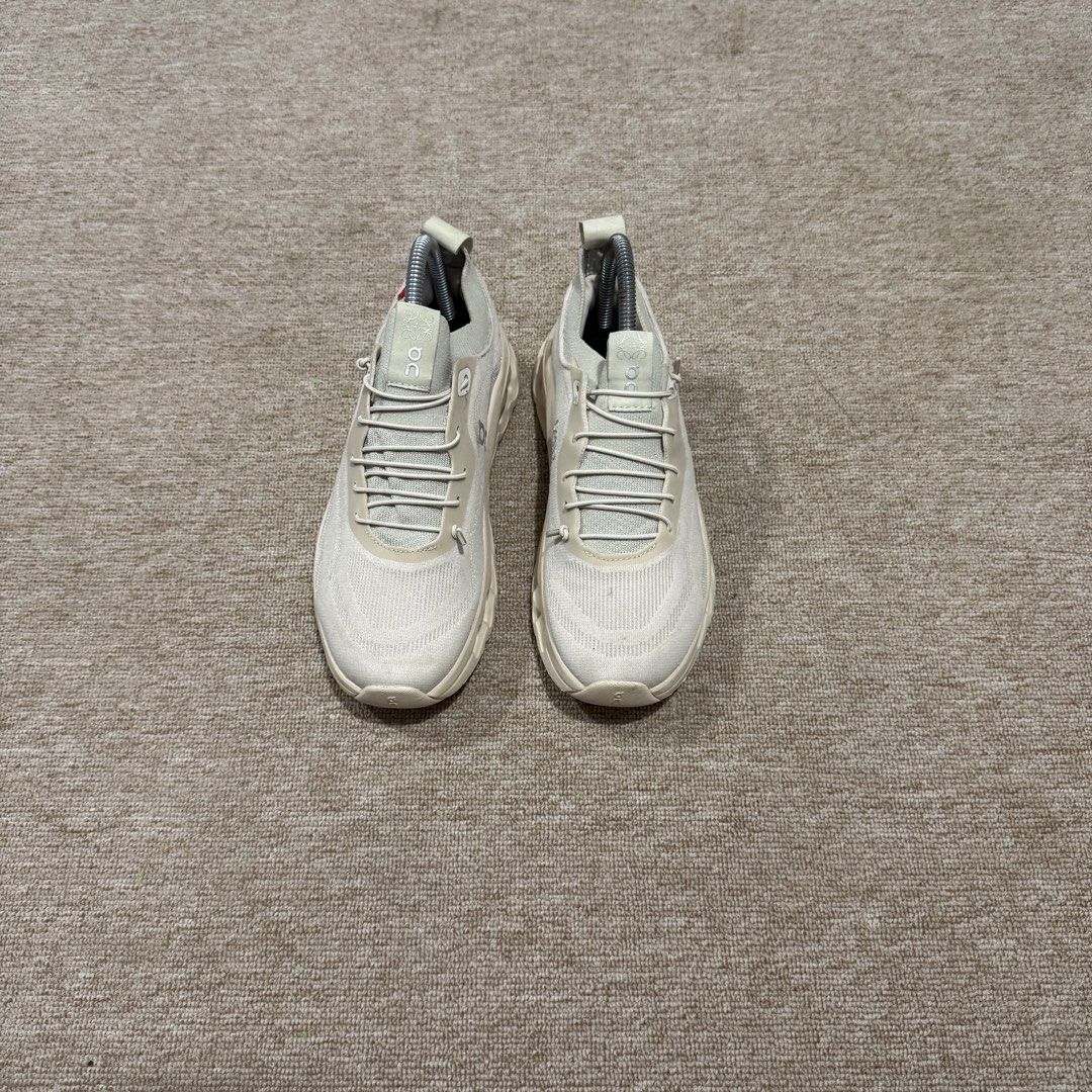 ON CLOUD TILT LOEWE BEIGE (Category: Sneakers) located in Cebu City. Submitted by cjayzuno04940 (Listing ID 1456415451, Image 2). Description: ON CLOUD TILT LOEWE BEIGE ORIGINAL✅ US WOMENS-6 EUR-37 CM-23 EXCELLENT CONDITION.