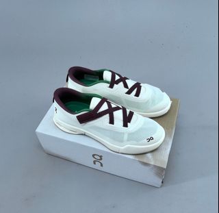 (Category: ) located in . Submitted by khai.uasneakers (Listing ID 1456384083, Image 1). Description: .