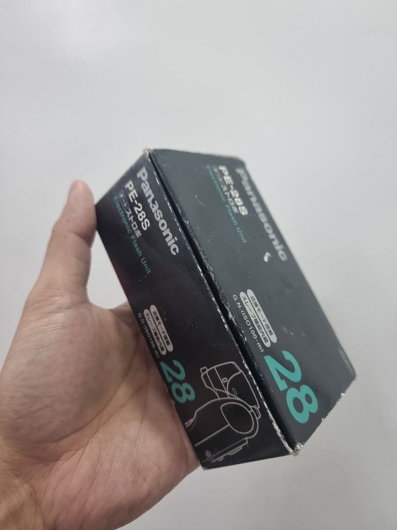 Panasonic PE-28S Electronic Flash Unit (Category: Cameras) located in San Fernando. Submitted by filmburrrn_ (Listing ID 1456270197, Image 3). Description: - Panasonic PE-28S electronic flash unit - Tested and confirmed working - Comes with original packaging price: 3, 000.