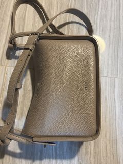 （分類：）位於 。 由 852ish 提交（商品編號 1456339884，圖片 1）。簡介： 。