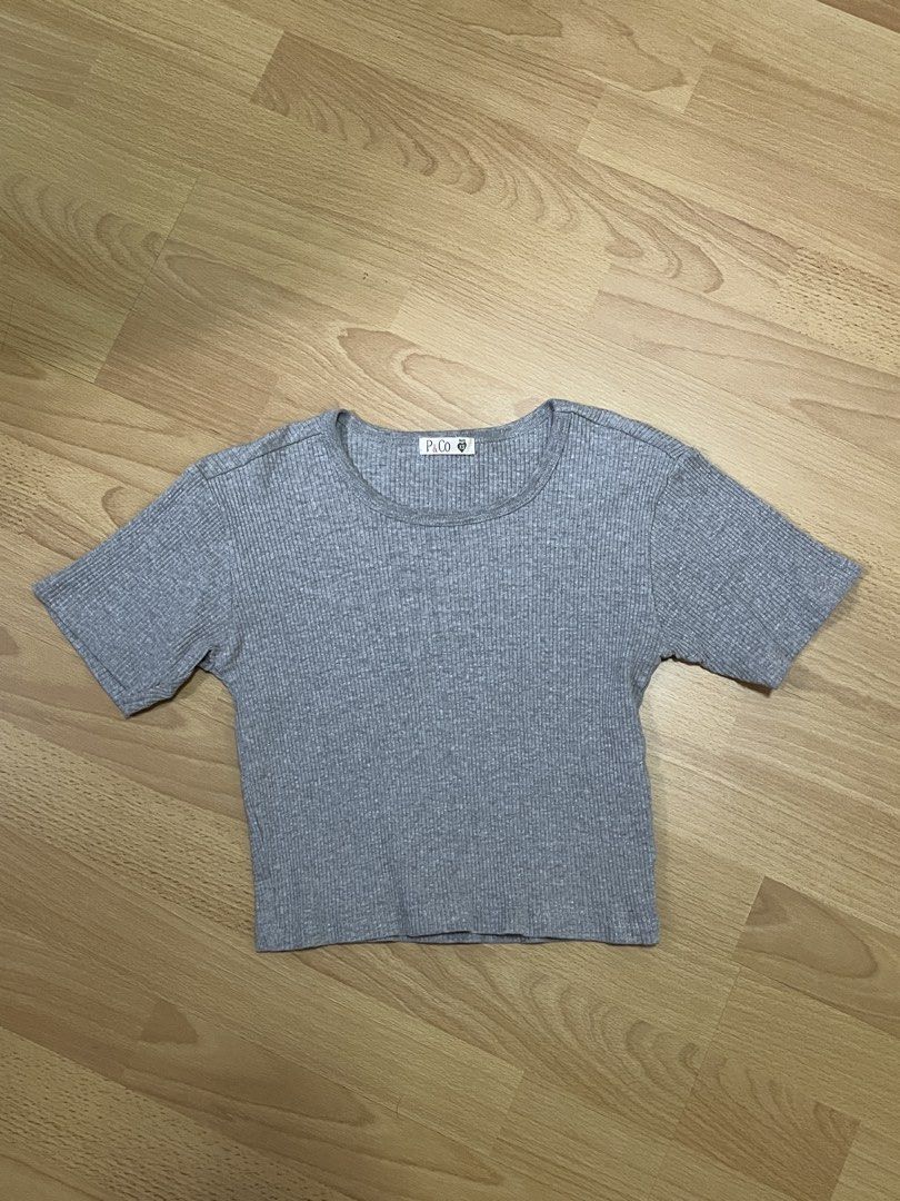 Plain basic crop top (Category: Shirts) located in Georgetown. Submitted by thrifted.clothing (Listing ID 1456290644, Image 2). Description: Buy 1 for Rm10 2 for Rm17.