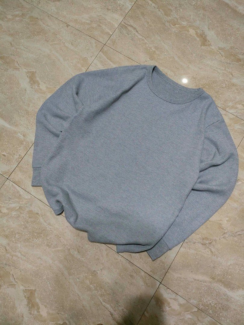 Plain gray sleeve (Category: Coats, Jackets and Outerwear) located in Calauag. Submitted by thirdfinds (Listing ID 1456238184, Image 2). Description: 20x27 Cr 9.5/10.