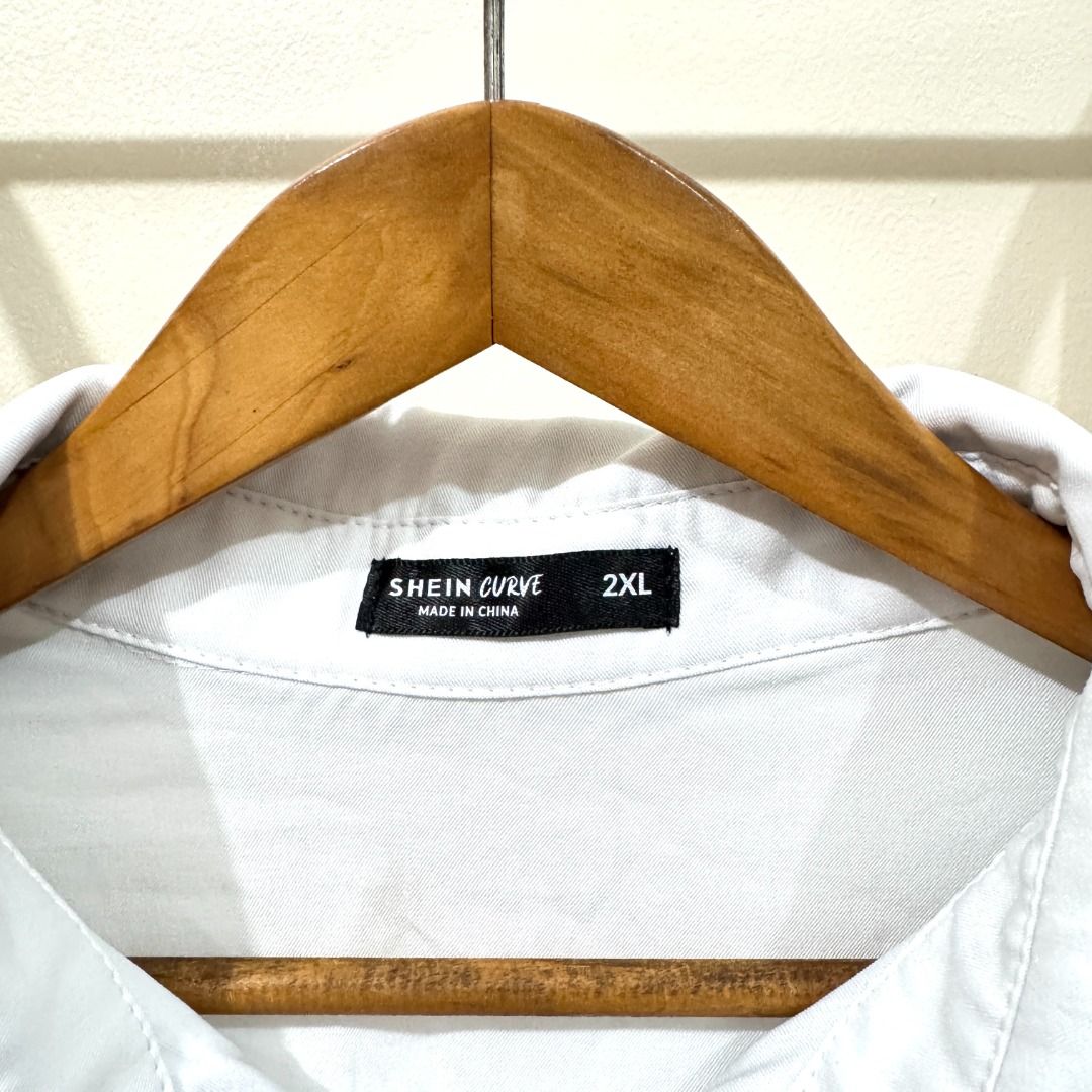 Plus Size Shein Curve White Button Down Polo Dress (Category: Dresses) located in Manila. Submitted by destashedmnl2 (Listing ID 1456311613, Image 2). Description: 💫 FREE SHIPPING WITHIN METRO MANILA 💫 (₱500 & up worth of purchase via J&T) ✨ Size: 2XL-3XL ✨ Measurement: W- 25" L- 35" 🩶 Message me for more info/photos. 😊 🩶 MOP: BDO/BPI/GCASH/GOTYME 🩶 MOD: -Lalamove (Same Day Delivery: Metro Manila and nearby provinces) -J&T ; starts at ₱50 s