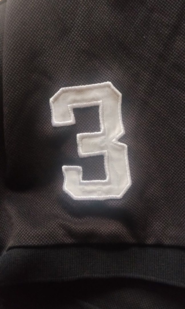 polo country USA (off) (Category: Tshirts & Polo Shirts ) located in Talavera. Submitted by hell_thrift (Listing ID 1456420027, Image 3). Description: minor scratches on the number 3 but not noticeable.