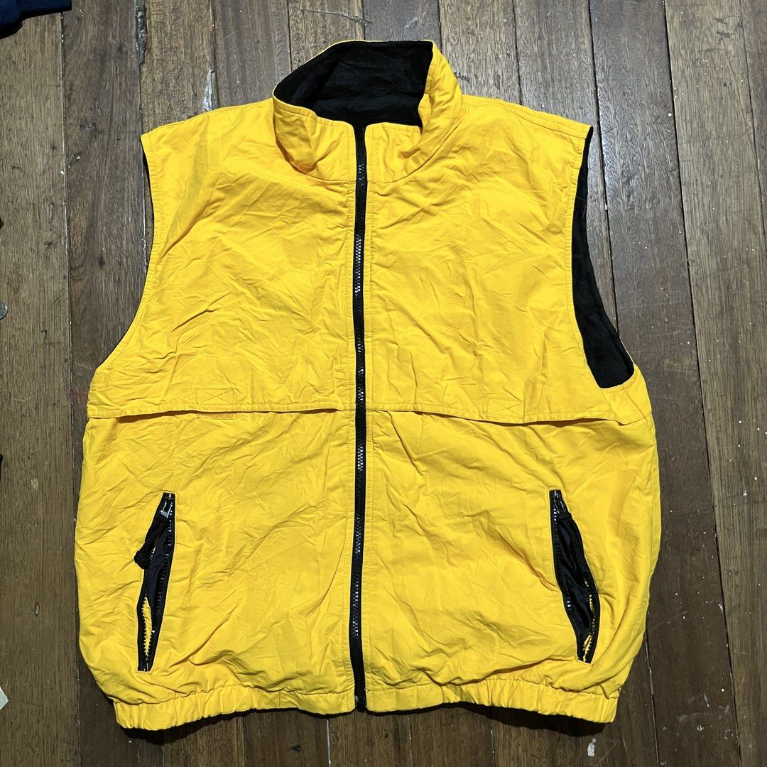 reversible Vest (Category: Coats, Jackets and Outerwear) located in Caloocan City. Submitted by jpeg.vaults (Listing ID 1456381912, Image 2). Description: reversible vest.