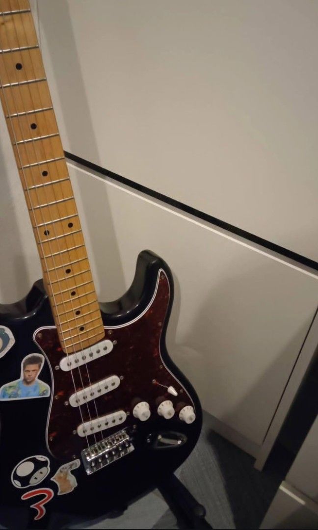 rj electric guitar (Category: Musical Instruments) located in Quezon City. Submitted by ximu012 (Listing ID 1456357606, Image 1). Description: RJ Electric Guitar includes: Guitar Bag Strap Cable 📍 QC Everything working but need to replace E string only 📩 DM me for more details/pictures/videos RFS: Not using it anymore. Serious buyers only. Can send a video for proof that everything works..