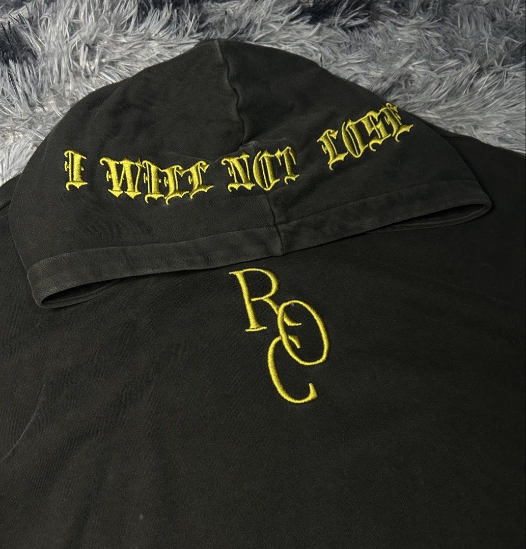 Rocawear Hoodie (Category: Coats, Jackets and Outerwear) located in Nagcarlan. Submitted by puffnpass.ph (Listing ID 1456384876, Image 2). Description: .