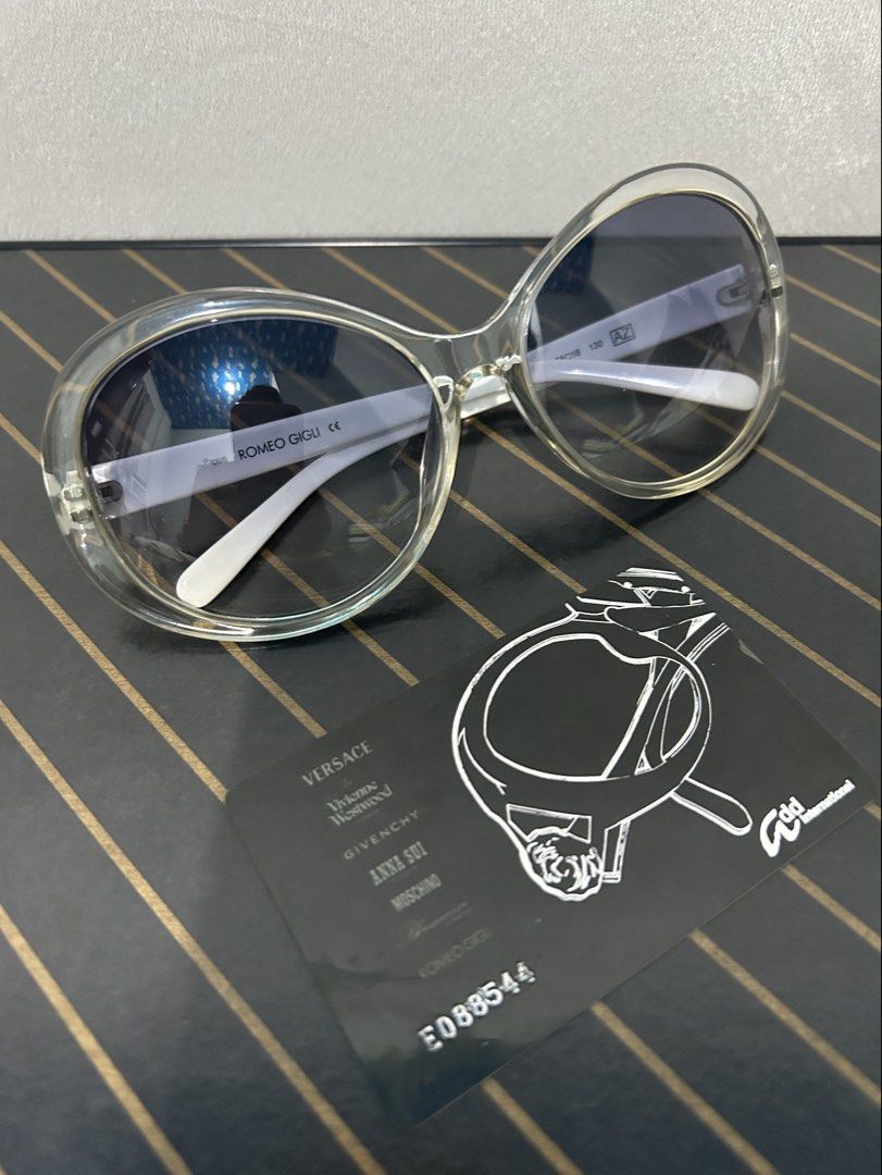 Romeo Gigli Oversized Oval Sunglasses (Category: Luxury Accessories) located in Quezon City. Submitted by jjsurplus_23 (Listing ID 1456381027, Image 1). Description: .