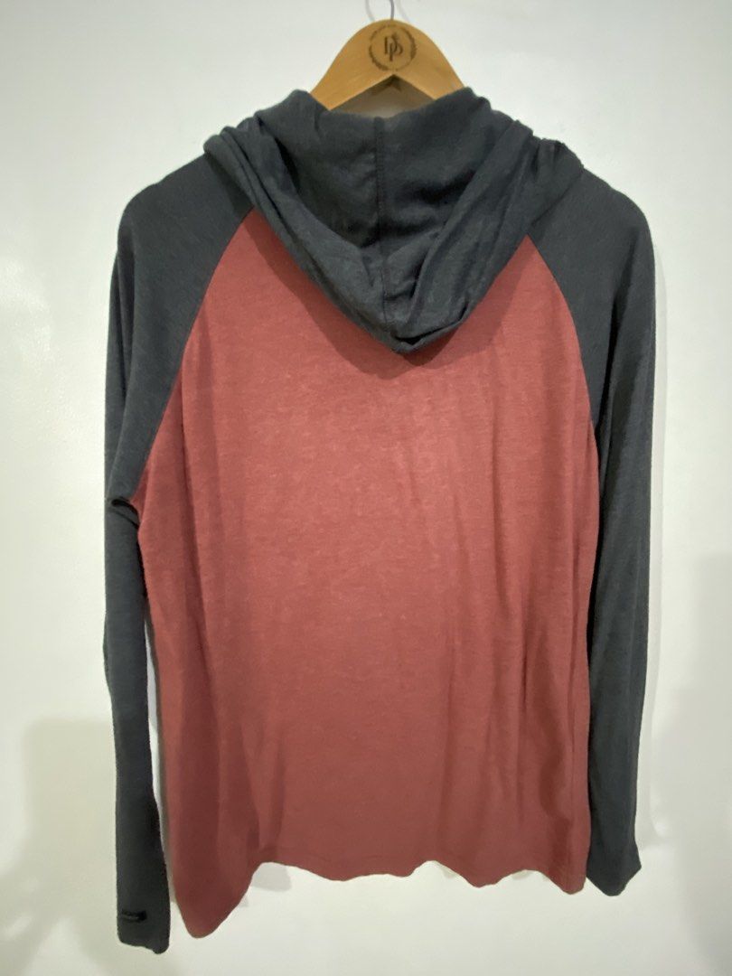 RVCA Raglan Hoodie Red Grey Size S (Category: Hoodies) located in Taguig. Submitted by djoseph (Listing ID 1456299496, Image 3). Description: - RVCA raglan hoodie - Red body with grey sleeves and hood - Features the RVCA logo on the front - Convenient kangaroo pocket - Adjustable drawstring hood - Perfect for casual everyday wear.