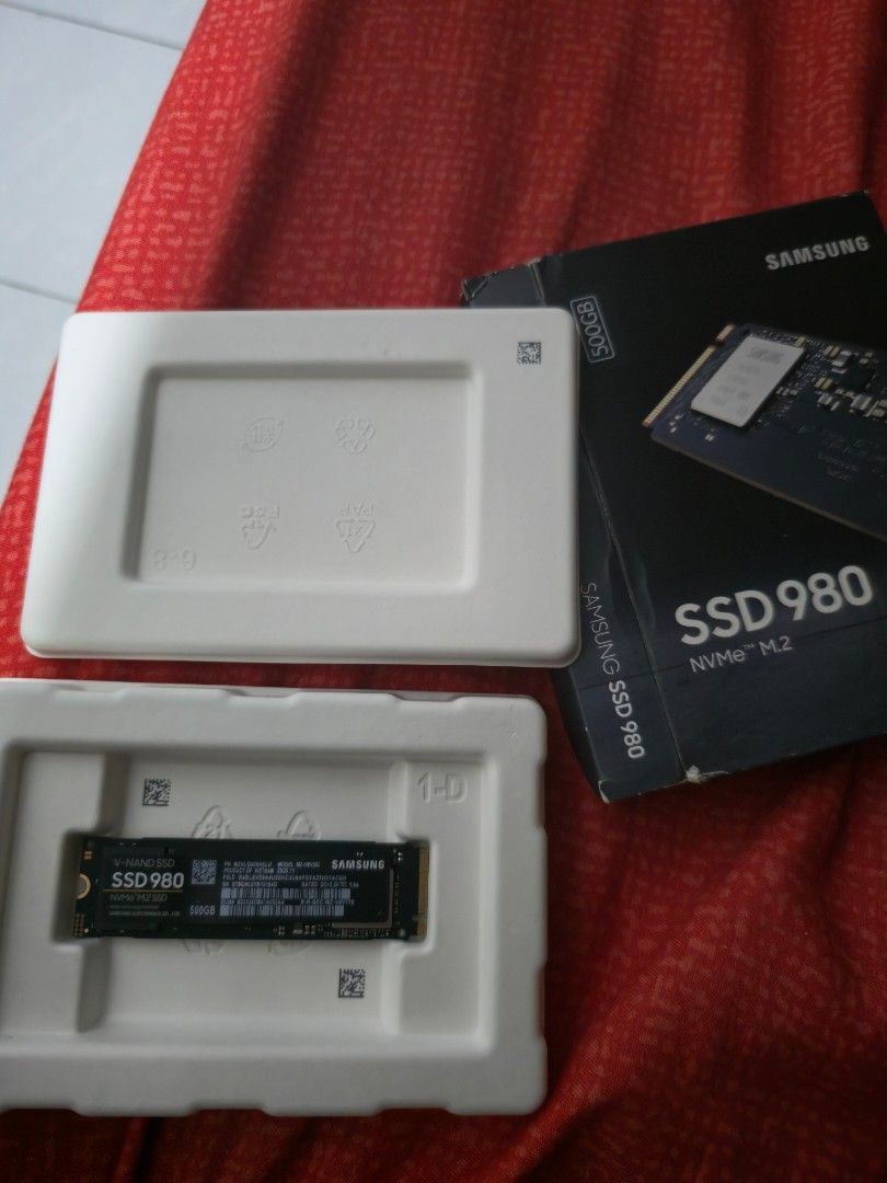 Samsung 980 500GB NVME (Category: Computer Parts) located in Mandaluyong City. Submitted by jaizen18 (Listing ID 1456407456, Image 1). Description: - Samsung 980 500GB NVMe SSD - Significant speed boost for gaming and productivity - Compact M.2 form factor - Ideal for PC upgrades - Meetup available in Mandaluyong for testing.