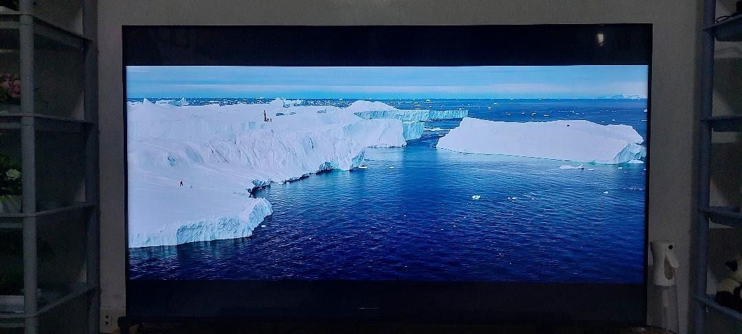Samsung Smart TV (Category: TV) located in Manila. Submitted by gellieeeecat (Listing ID 1456338424, Image 3). Description: (Msg for inquiries, need ASAP) Samsung Smart TV - P20k U8030F Crystal UHD 55 inches Almost new complete manual and remote with Devant Bluetooth Soundbar Rfs: need for school funds.