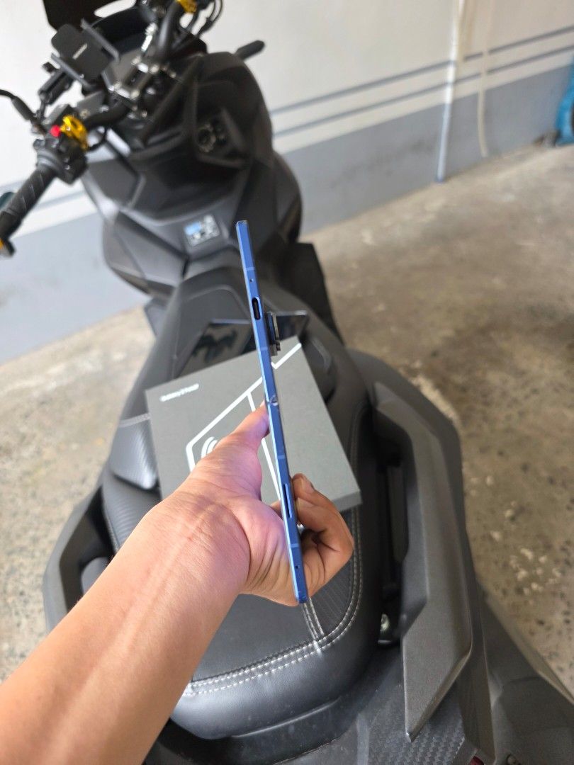 Samsung Z Fold 7 - 256gb (Category: Samsung) located in Manila. Submitted by enego0421 (Listing ID 1455701273, Image 3). Description: Samsung fold 7 - 256gb openline - NTC - 📍Taguig - 💲44,900 With box same imei, orig cord, phone case. Dents only. Murang mura na po, no screen damage or dead pixels, bawal sa maselan, pag nakaphone case hindi na kita ang dents. Samsung Z Fold 7 - 45,500 - orig box, orig cord. Location: Taguig 12gb/256gb Openline F