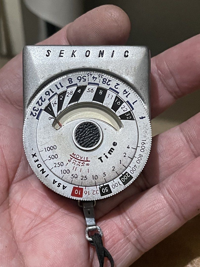 Sekonic L7 Analog Lightmeter Mini Photometer from Japan functional (Category: Other Photography Accessories) located in Caloocan City. Submitted by red_rob (Listing ID 1456273558, Image 2). Description: Sekonic L7 Analog Light Meter Photography Came from Japan Still with its original leather case Mabigat sya kahit maliit Everythin move adjust the way it should No dent no basag PM for actual video - all tested and video recorded for ur reference L