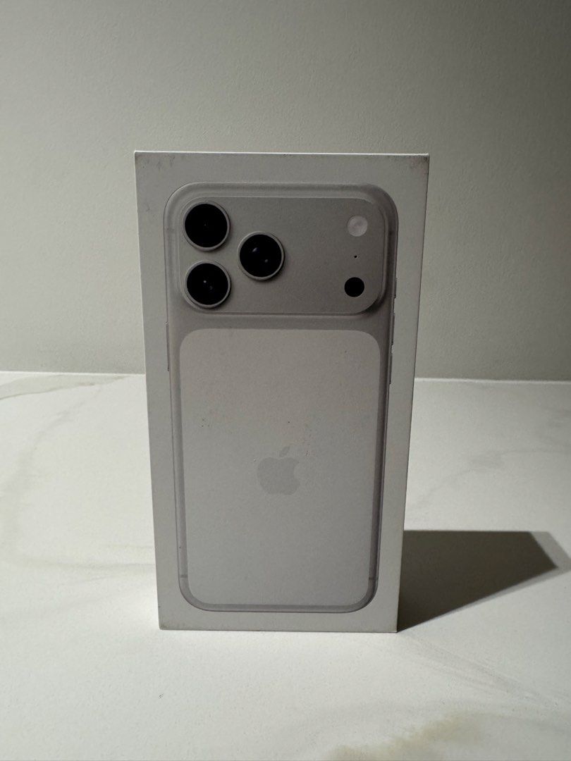 Selling iPhone 17 Pro Max 256GB - Silver FU (Category: iPhone 17 Series) located in Manila. Submitted by ronerichtan (Listing ID 1456403391, Image 1). Description: Selling iPhone 17 Pro Max 256GB Silver FU 99% BH.