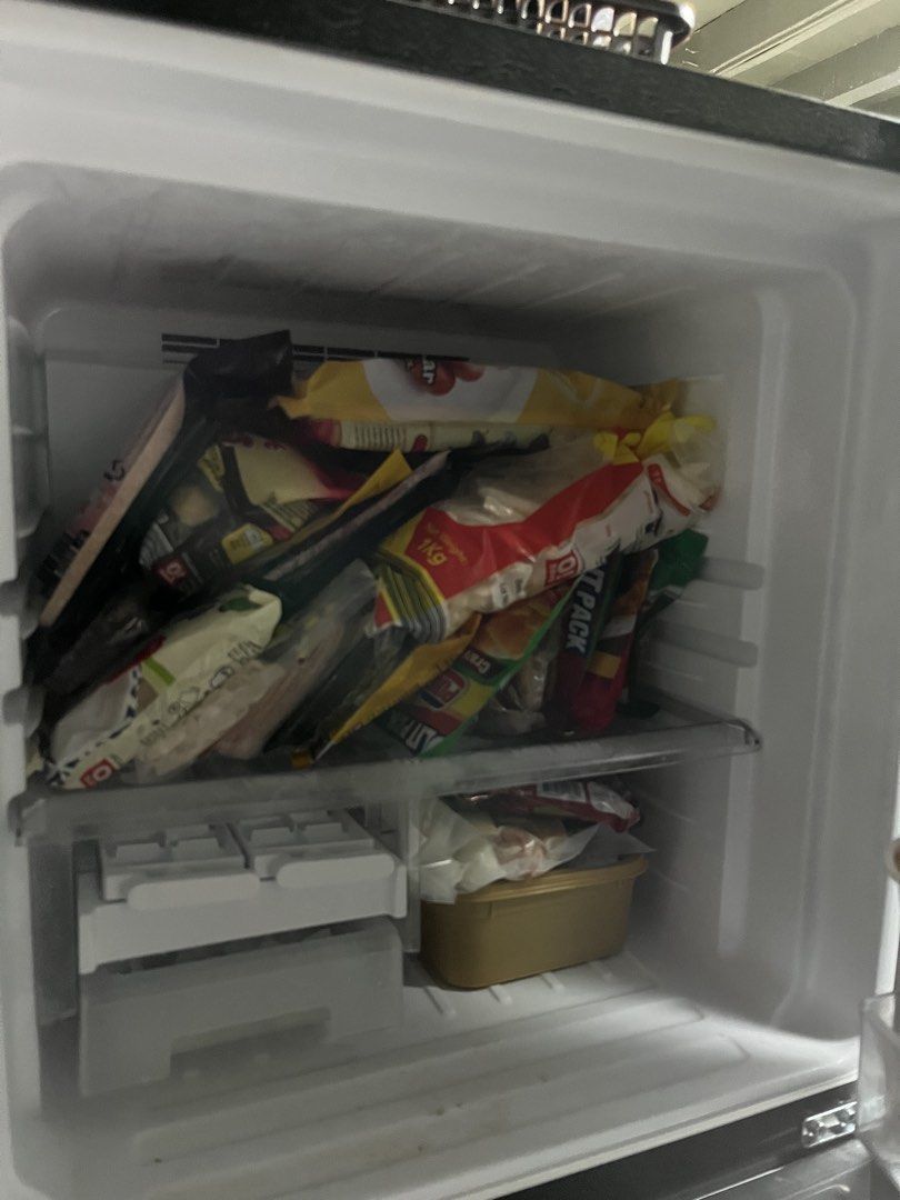 Sharp SJ-FTS08BVS-DS Frost-Free Refrigerator (Category: Refrigerators and Freezers) located in Las Pinas. Submitted by tuasonaria85497 (Listing ID 1456381551, Image 2). Description: - Sharp SJ-FTS08BVS-DS Refrigerator - Frost-Free Operation - 224.0 Liter Capacity - Energy Efficiency Rating: 338 - Uses R600a Refrigerant - Spacious interior for groceries - Keeps food and drinks perfectly chilled.