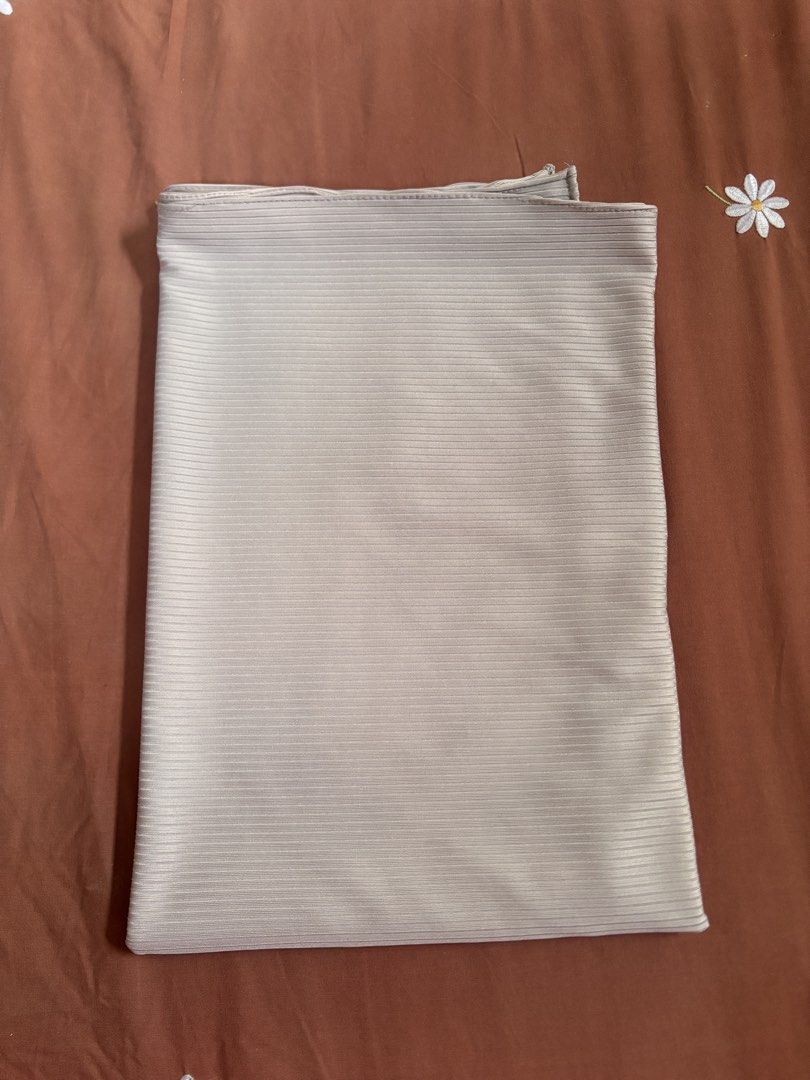 Shawl (Category: Hijabs) located in Kota Bharu. Submitted by prelovedbypahh (Listing ID 1456267321, Image 3). Description: range RM 5 - 20.