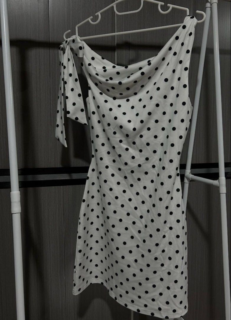 Shein Polka Dot Asymmetrical Dress (Category: Dresses) located in Trece Martires City. Submitted by hyarchives (Listing ID 1456296359, Image 1). Description: size: freesize condi: 10/10 - shein - never worn.