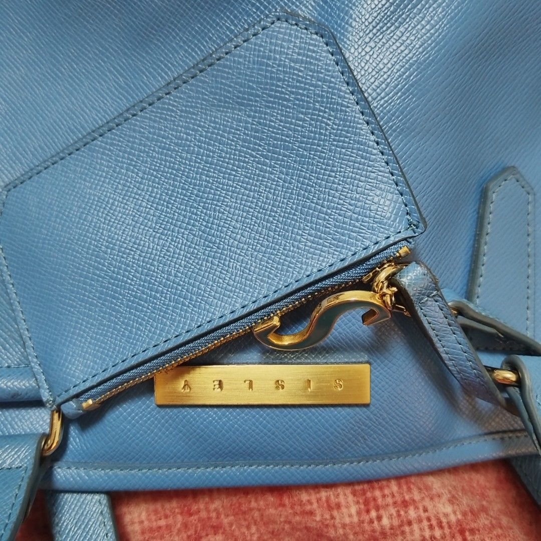Sisley Leather Shoulder Bag /Tote (Category: Luxury Bags & Wallets) located in Bulacan. Submitted by brandedbagspreloved (Listing ID 1456318862, Image 1). Description: Korea Bought no rubber lining issue and no bakbak pwede sa maarte minor pls check pictures for other details last price posted plus shipping Large size very nice and amoy bago.