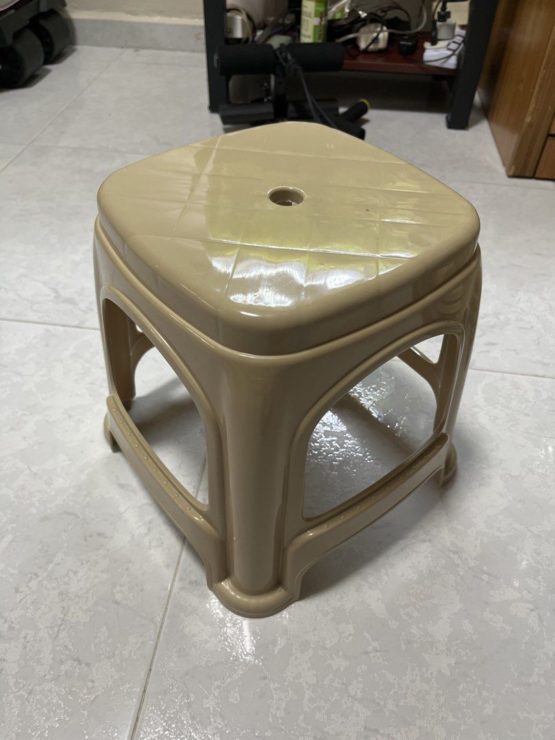 Stackable Beige Plastic Stool (Category: Chairs) located in Singapore. Submitted by zhengdaoqian (Listing ID 1456329190, Image 2). Description: - Set of 6beige plastic stools - Stackable for easy storage - Sturdy and lightweight design - Versatile: perfect for kitchens, balconies, camping, and more - Easy to clean - Great for extra seating.