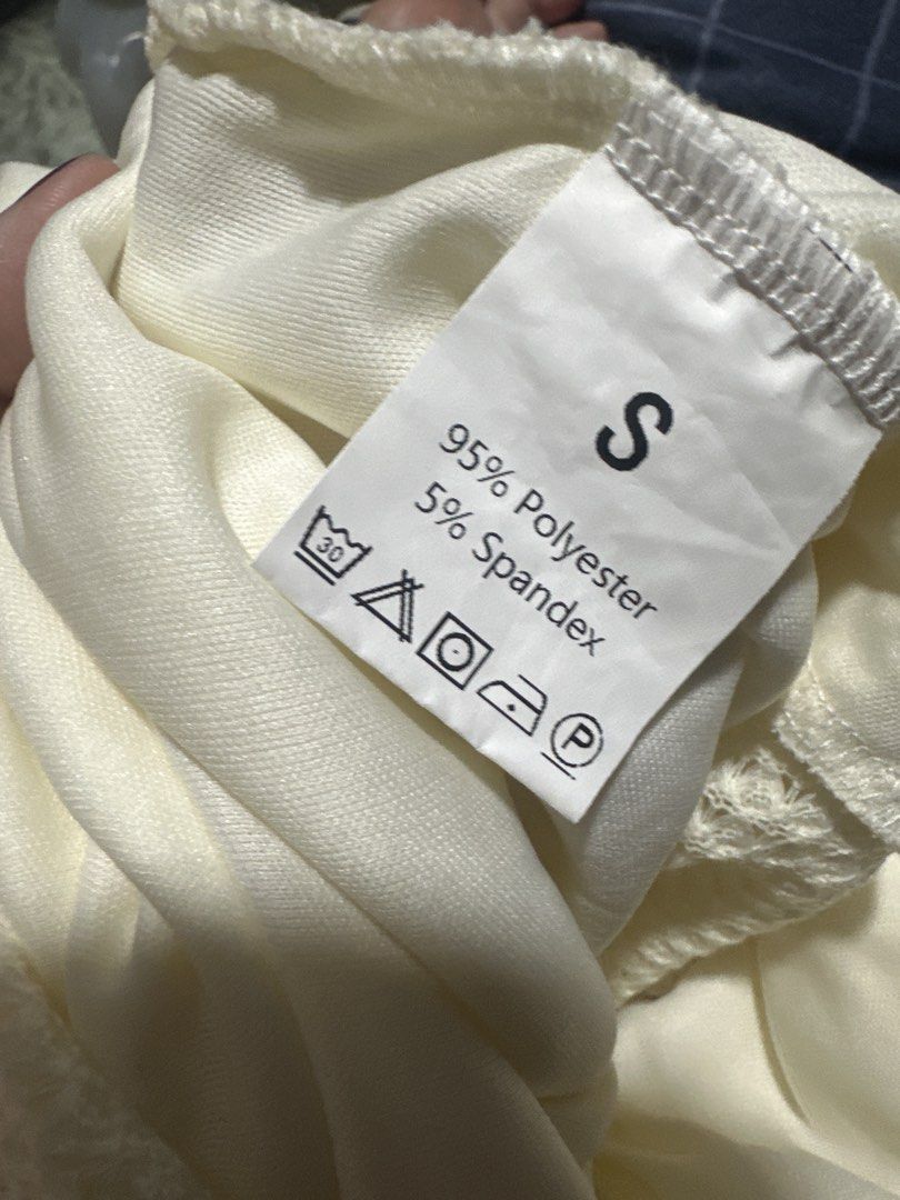 Strapless woman dress (Category: Dresses) located in Caloocan City. Submitted by trebdy01 (Listing ID 1456255133, Image 3). Description: Small size bought it from temu Rfs:wrong size Small size.