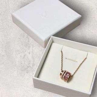 （分類：）位於 。 由 luxe.galore 提交（商品編號 1456288382，圖片 1）。簡介： 。