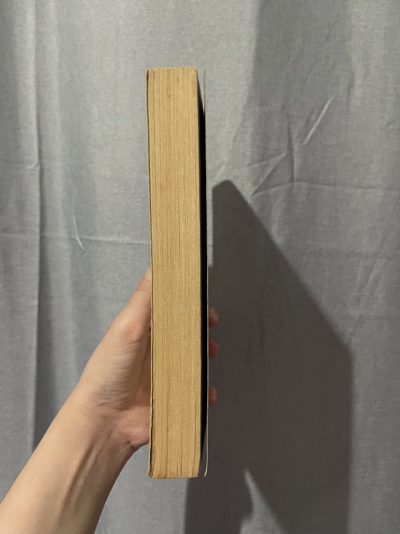 The Marble Collector by Cecelia Ahern (Category: Storybooks) located in Manila. Submitted by princessdonut (Listing ID 1456385707, Image 3). Description: •The Marble Collector (₱200): Tanning pages.