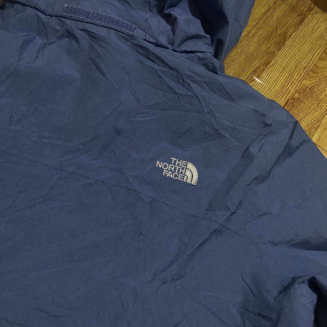 The North Face DryVent Windbreaker Jacket (Category: Activewear) located in Dasmarinas. Submitted by thrift2gems (Listing ID 1456298004, Image 2). Description: The North Face DryVent Windbreaker Jacket (Womens)✨ -WIDTH: 21.5 -LENGTH: 26 -COLOR RATE: 9.5/10 -CONDITION: 9.5/10 -ISSUE: NONE.