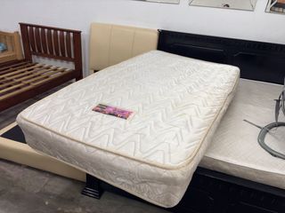 (Category: ) located in . Submitted by goodsdmy_secondhandshop (Listing ID 1456402117, Image 1). Description: .