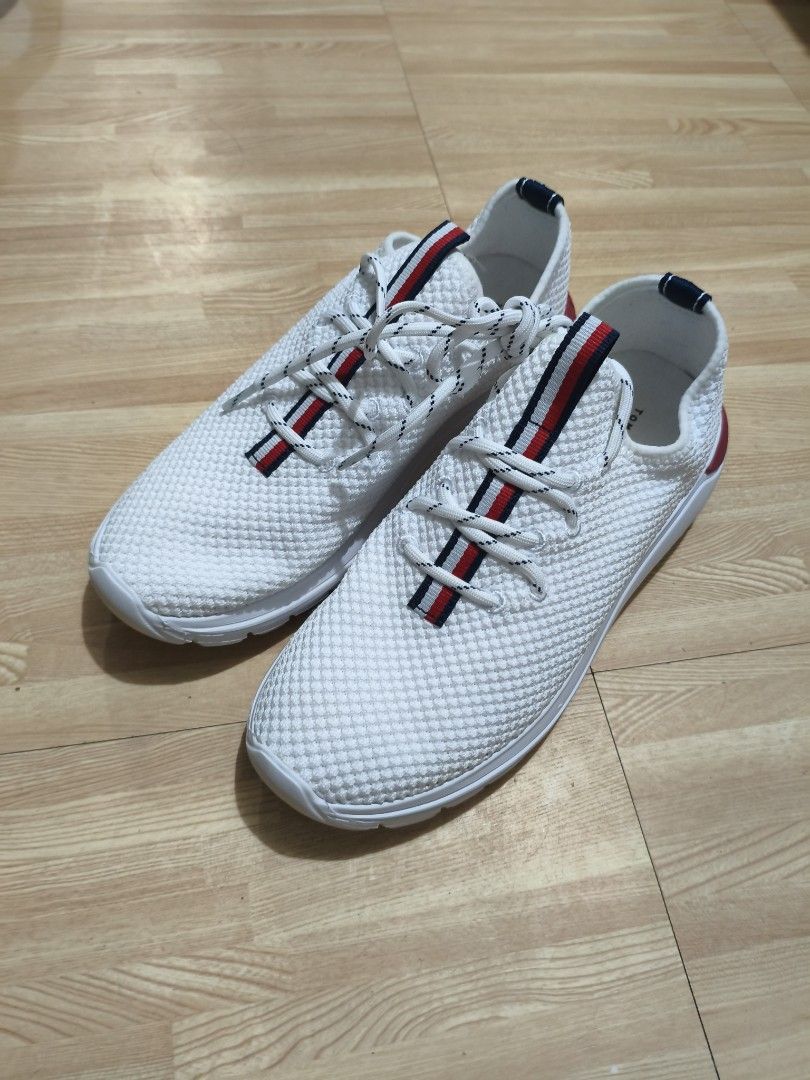 Tommy Hilfiger Noelen Sneakers (Category: Sneakers) located in Manila. Submitted by shine8889 (Listing ID 1456285876, Image 3). Description: brand new no box size 8.5 only cod via your desired courier actual item posted.