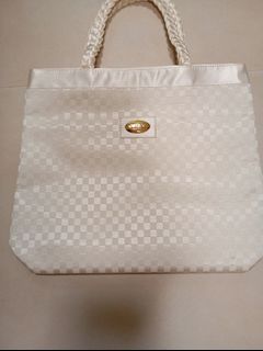 （分類：）位於 。 由 mariat38 提交（商品編號 1456249497，圖片 1）。簡介： 。
