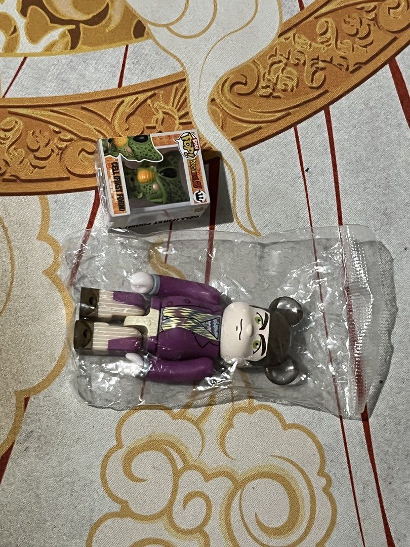 Toy bundle(BearBricks Willy Wonka + Bitty Pop Cell final form) (Category: Designer & Blind Box Toys) located in Pasig City. Submitted by itsivan20_ (Listing ID 1456308164, Image 1). Description: Authentic Bearbricks Willy Wonka Sealed Bittypop Cell unsealed all for 500.