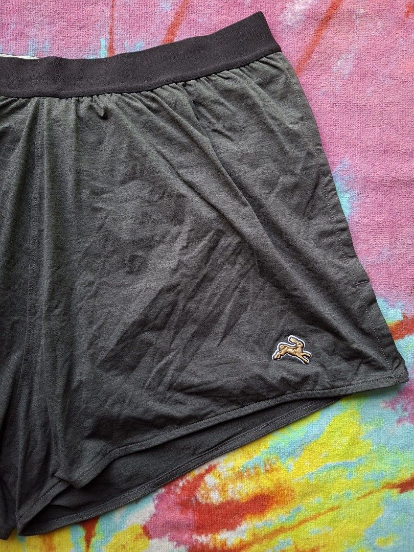 Tracksmith - xl (men's) (Category: Activewear) located in Puerto Princesa. Submitted by thrinidad (Listing ID 1456267975, Image 2). Description: size extra large dimension (laid flat) waist 15" Length 13.5" outseam 6" inseam fits 30" waistline and above no damage/stain Disclaimer : I do not own nor claim to own the rights to any of the brand, logo and photo. Color may vary due to photographic lighting sources or your monitor settings.